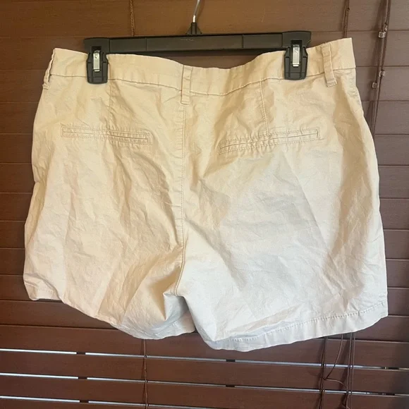 Old Navy Tan Bermuda Shorts Cotton Blend Classic - Picture 2 of 4
